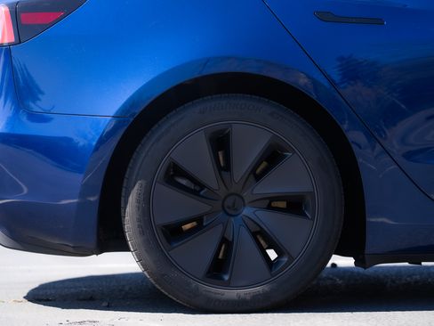 Used 2024 Tesla Model 3 Long Range image 11