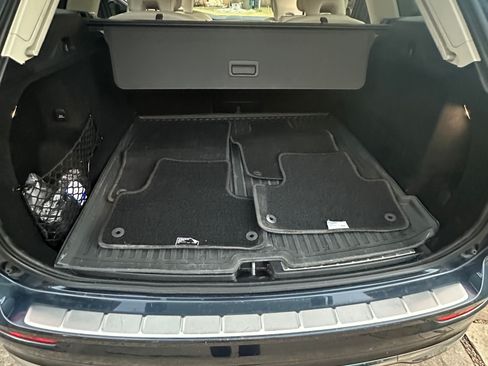 Used 2023 Volvo XC60 B5 Ultimate w/ Climate Package image 8