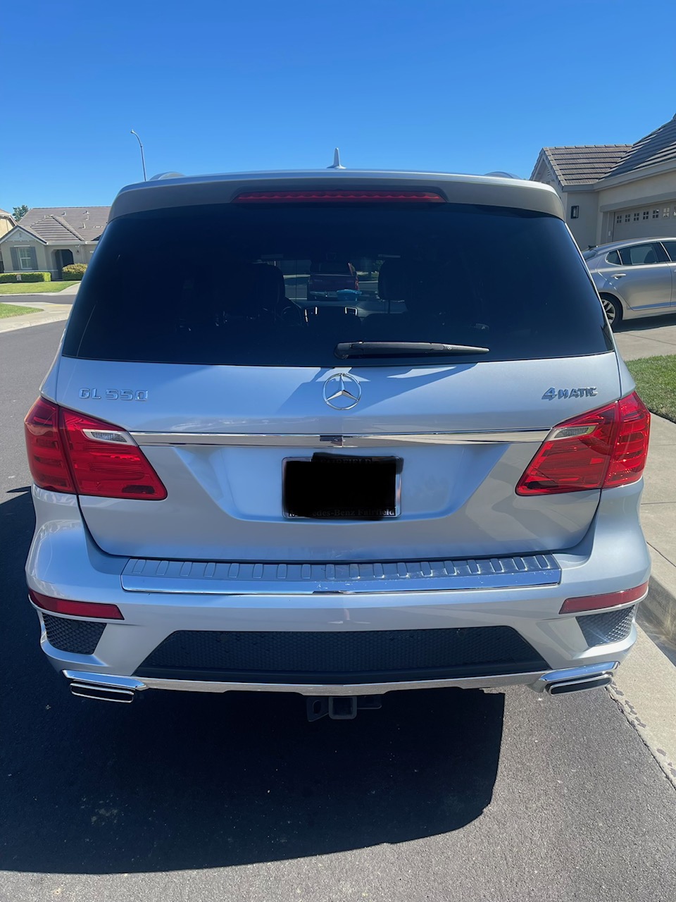 Used 2015 Mercedes-Benz GL 550 4MATIC image 4