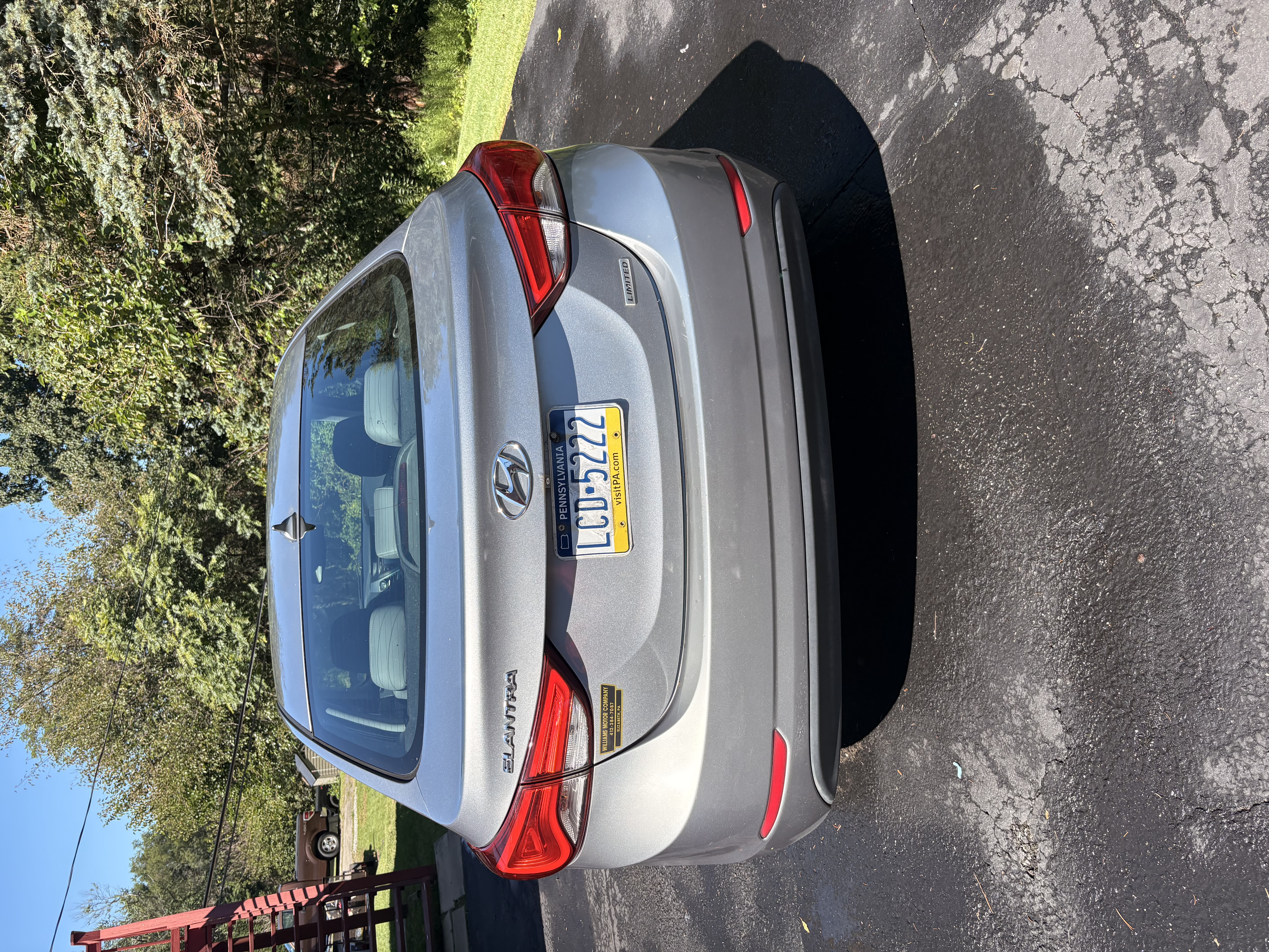 Used 2014 Hyundai Elantra Limited w/ Option Group 03 FWD image 5