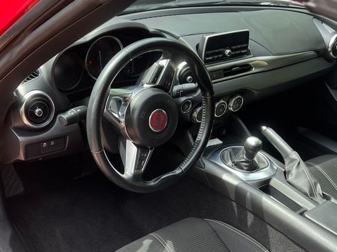 Used 2017 FIAT 124 Spider Classica image 6