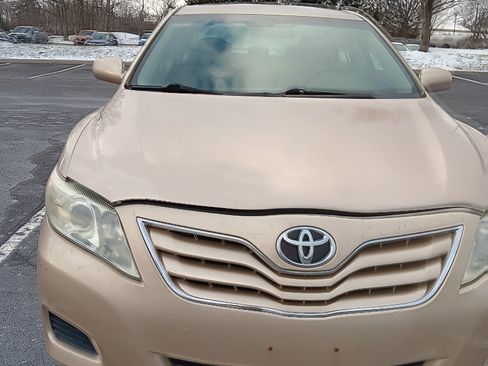 Used 2011 Toyota Camry LE image 24
