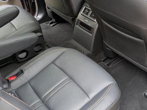 Used 2024 MAZDA CX-90 Plug-In Hybrid w/ Premium Pkg image 18