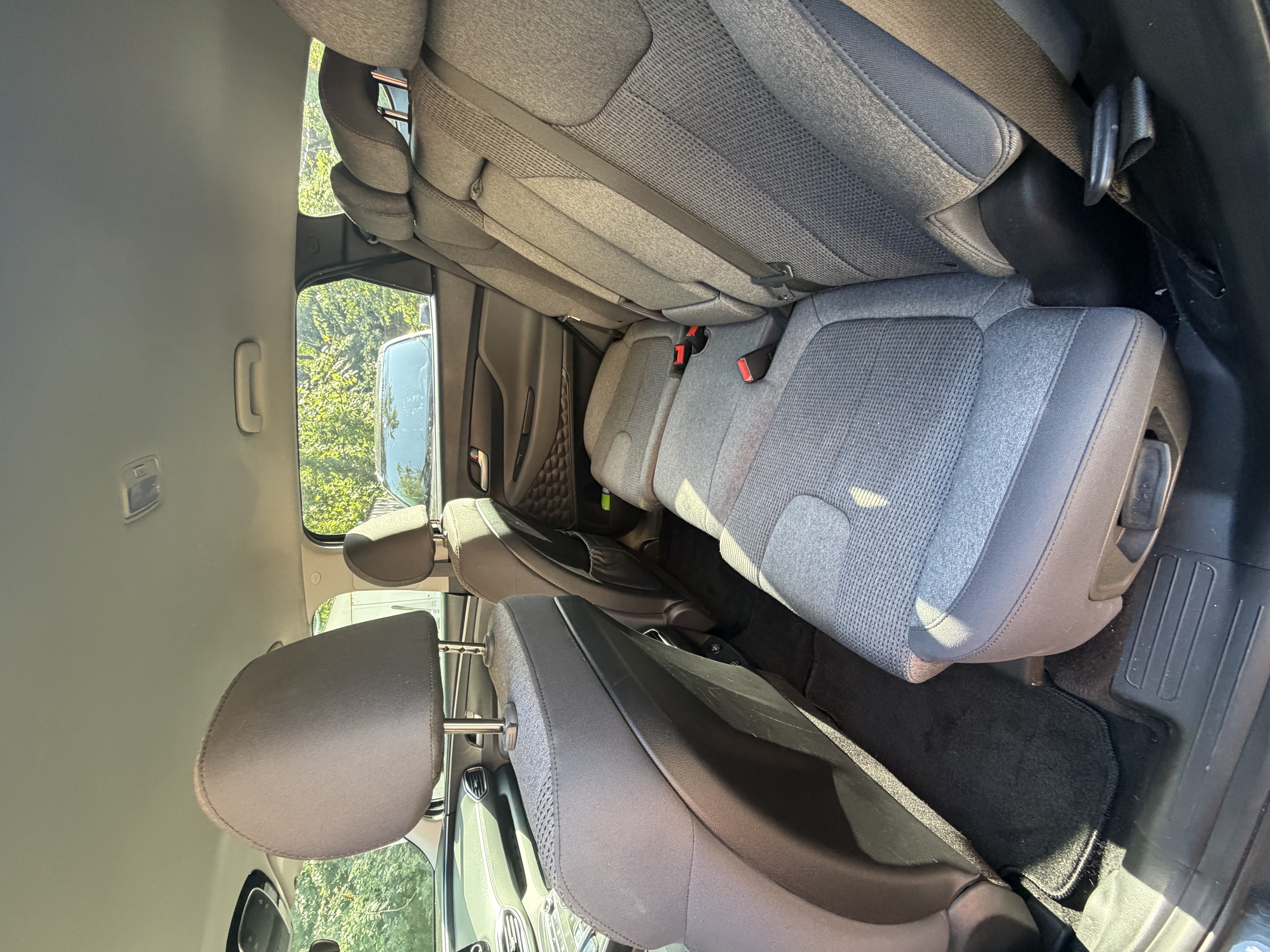 Used 2021 Hyundai Santa Fe SEL AWD/4WD image 2