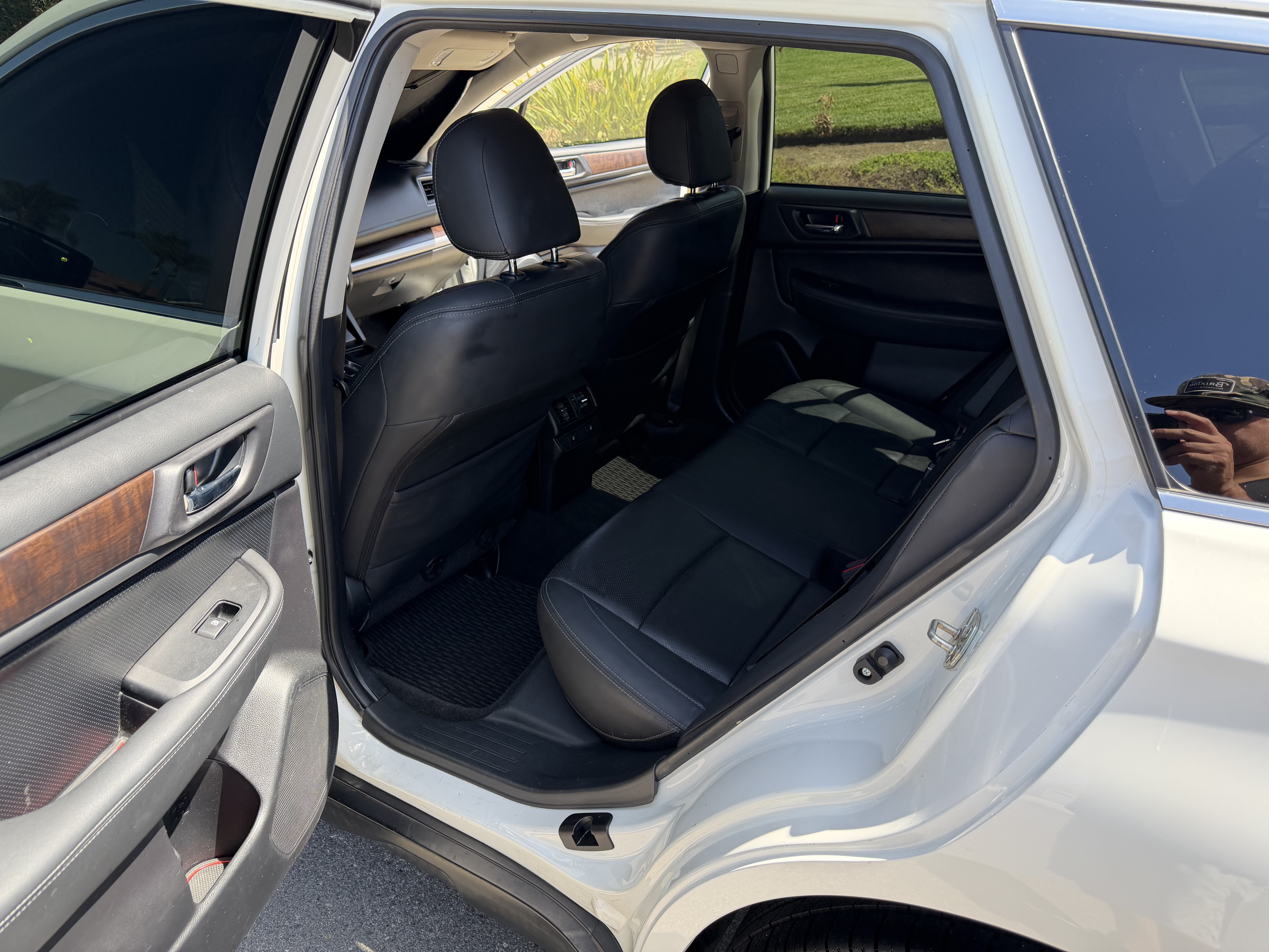 Used 2015 Subaru Outback 3.6R Limited AWD/4WD image 5