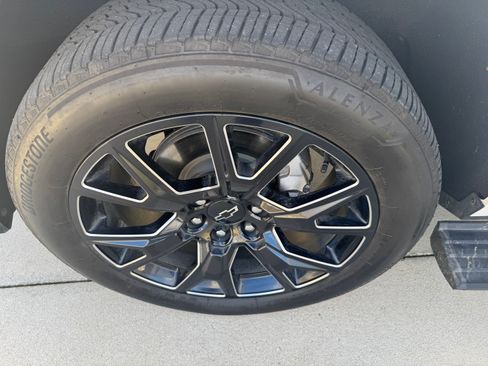 Used 2025 Chevrolet Tahoe Premier image 8