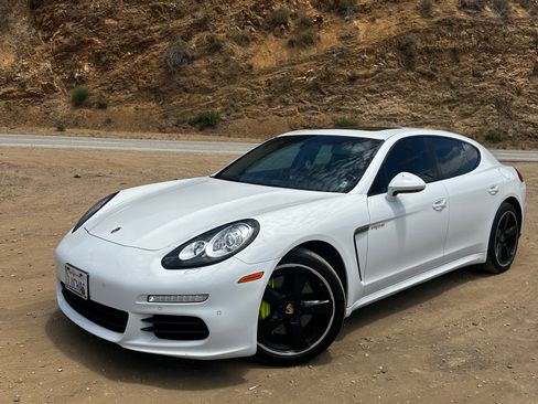 Used 2015 Porsche Panamera S w/ Premium Package RWD image 5
