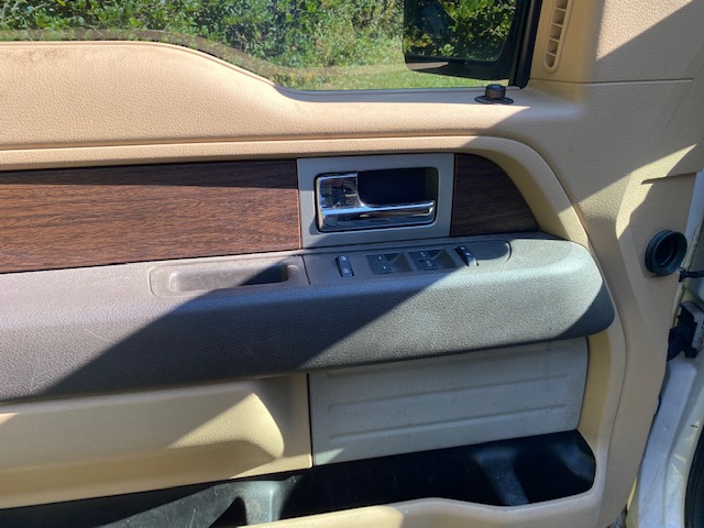 Used 2013 Ford F150 Lariat w/ Mid Equipment Group AWD/4WD image 11