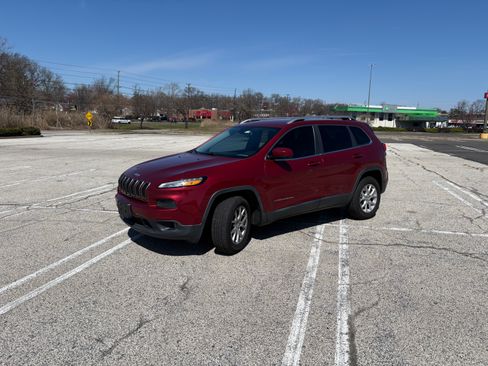 Used 2014 Jeep Cherokee Latitude image 2