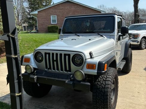 Used 2006 Jeep Wrangler Unlimited AWD/4WD image 2
