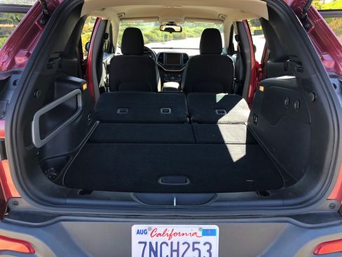 Used 2015 Jeep Cherokee Latitude image 16