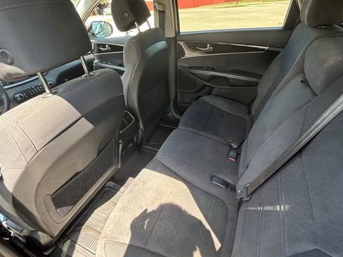 Used 2017 Kia Sorento AWD image 13