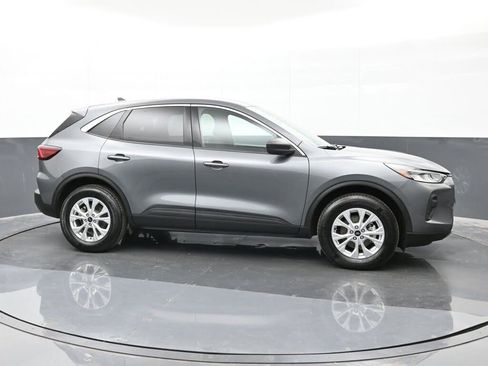 Used 2024 Ford Escape ST-Line image 2