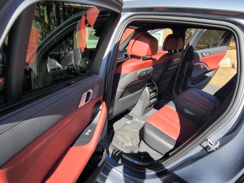 Used 2025 BMW X6 M60i image 19