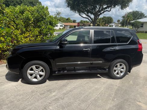 Used 2013 Lexus GX 460 AWD/4WD image 2
