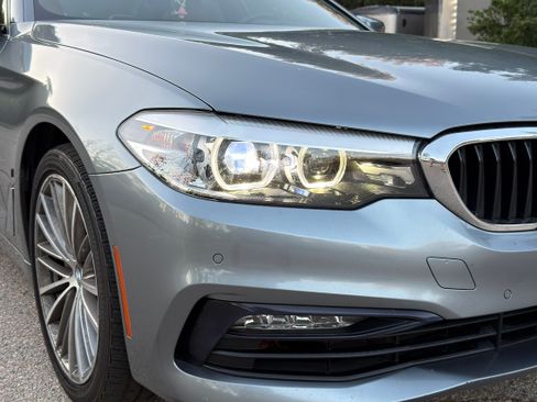 Used 2018 BMW 530e w/ Premium Package 2 image 5