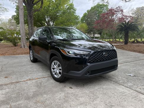 Used 2023 Toyota Corolla Cross L image 1