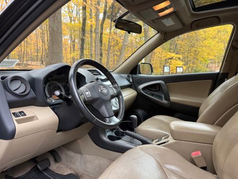 Used 2009 Toyota RAV4 Limited image 10