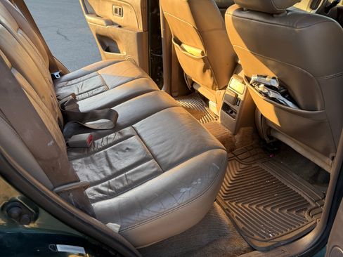 Used 2000 Toyota 4Runner Limited RWD image 6