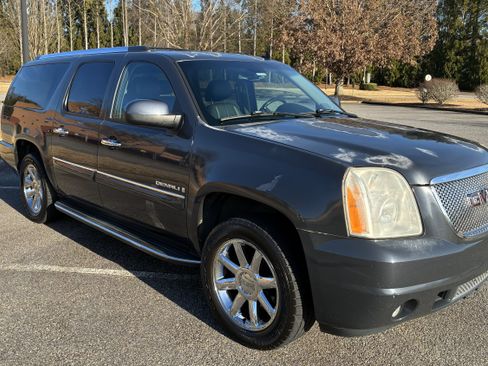 Used 2008 GMC Yukon XL Denali image 8
