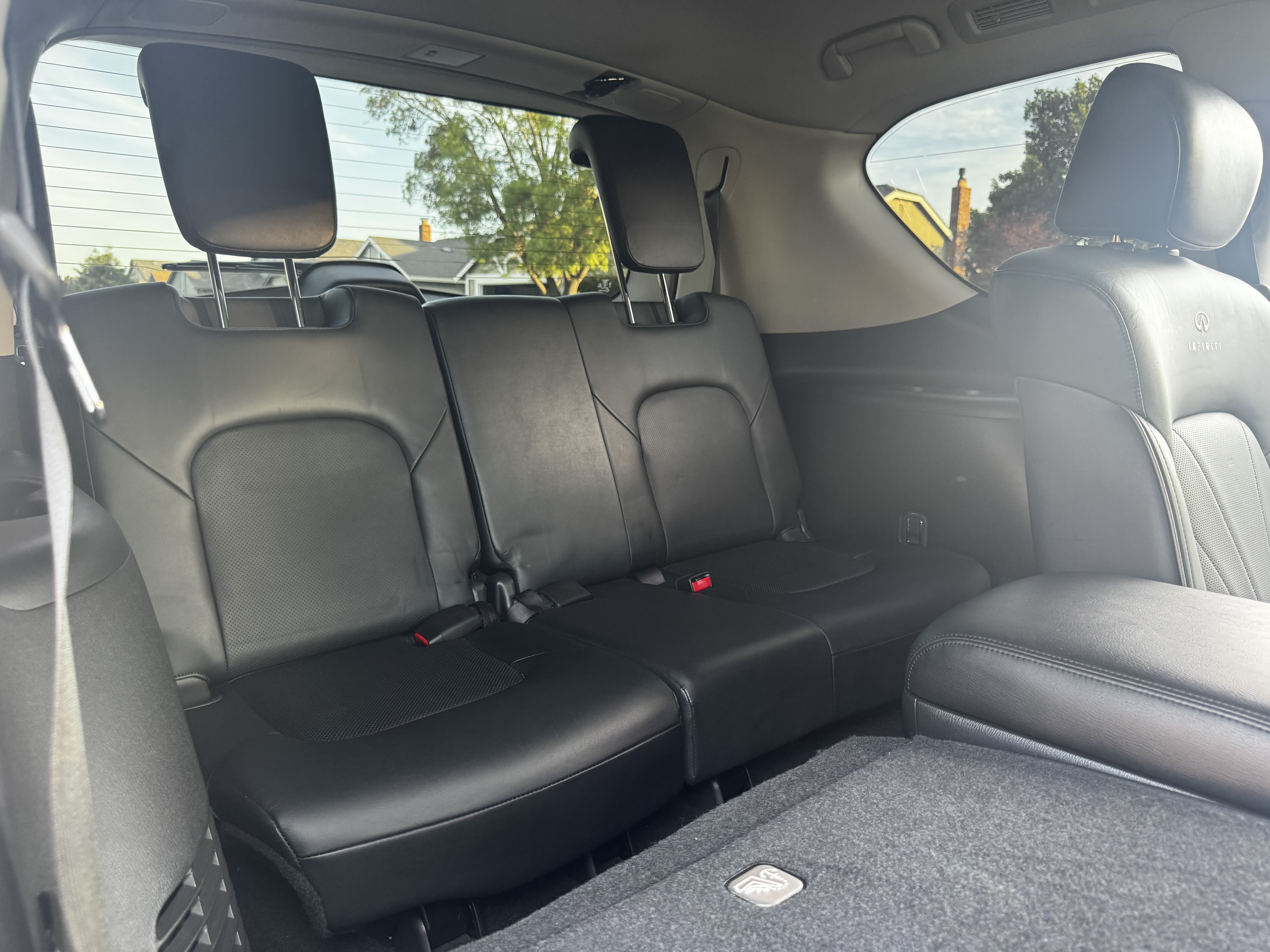 Used 2013 INFINITI QX56 4WD w/ Deluxe Touring Pkg image 26