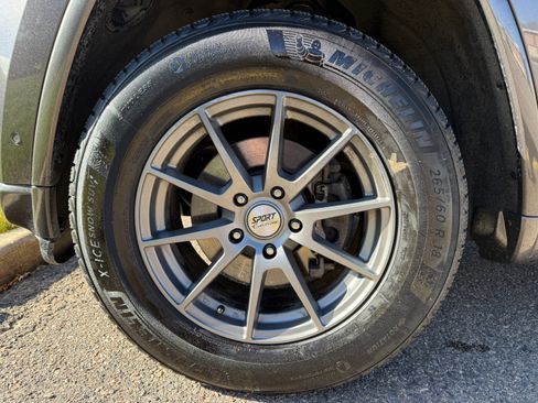 Used 2018 Jeep Grand Cherokee Overland image 13