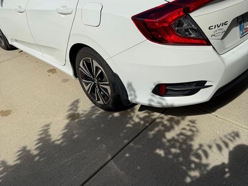 Used 2017 Honda Civic EX-T image 6