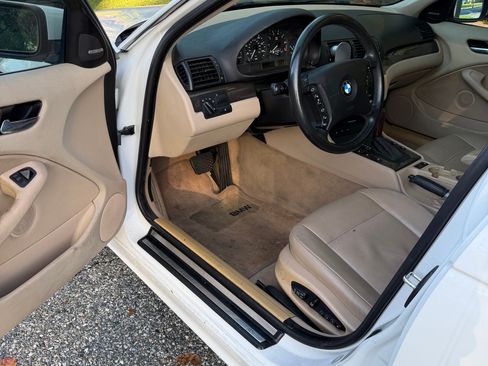 Used 2003 BMW 325i Wagon image 14