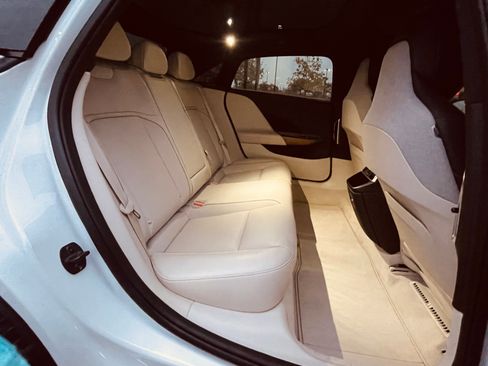 Used 2023 Lucid Air Touring image 8