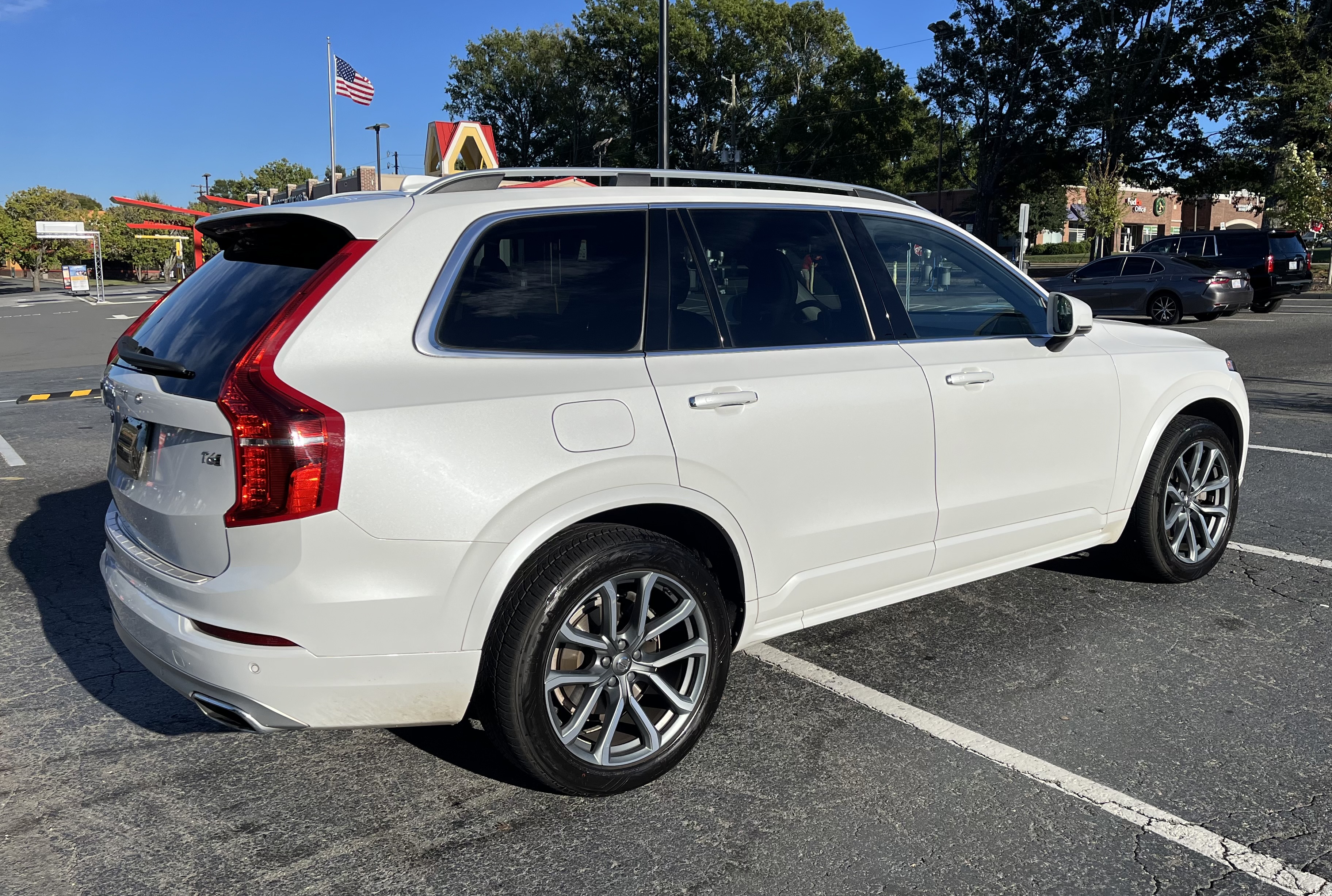 Used 2019 Volvo XC90 T6 Momentum w/ Protection Package Premier AWD/4WD image 6