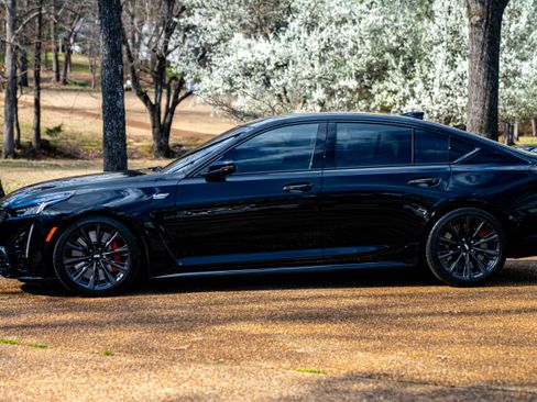 Used 2024 Cadillac CT5 V Blackwing w/ Driver Assist Package image 2