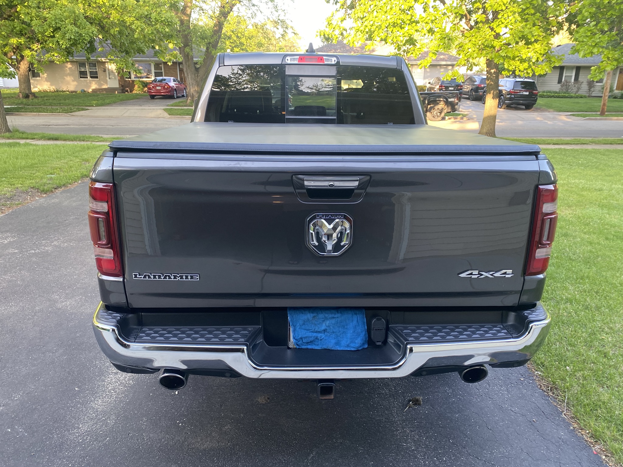 Used 2022 RAM 1500 Laramie AWD/4WD image 5