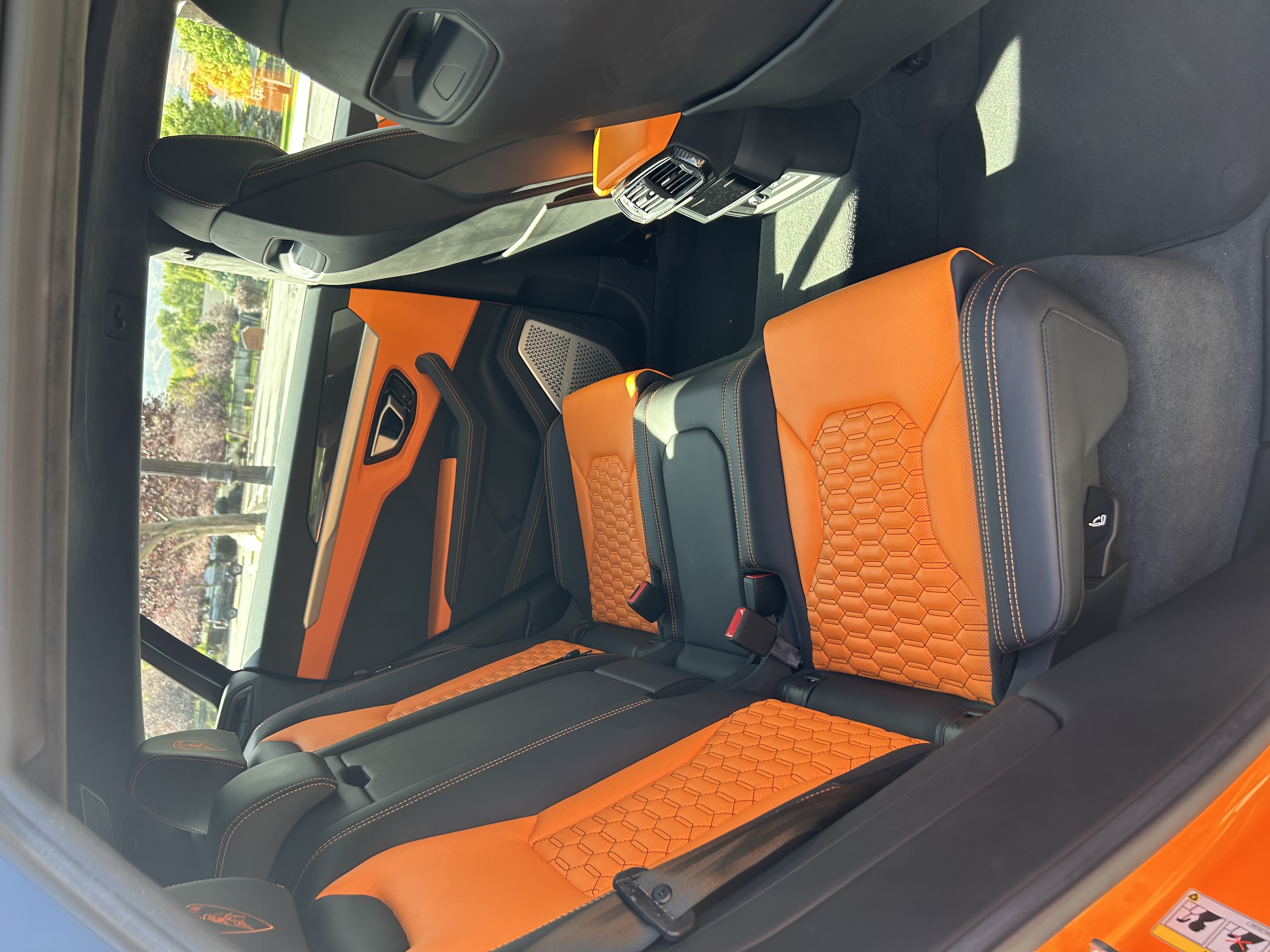 Used 2022 Lamborghini Urus AWD/4WD image 29
