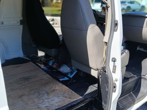 Used 2005 Chevrolet Astro w/ Convenience Package image 13