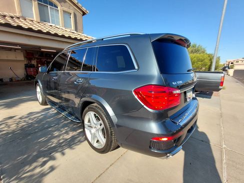 Used 2014 Mercedes-Benz GL 550 4MATIC image 4