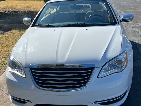 Used 2013 Chrysler 200 Limited image 4