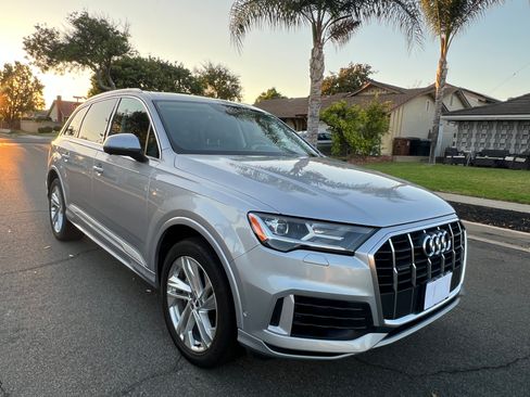 Used 2020 Audi Q7 3.0T Premium Plus image 2