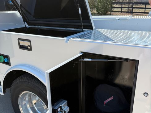 Used 2024 GMC Sierra 3500 Denali image 8