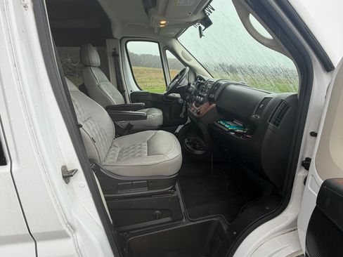 Used 2017 RAM ProMaster 2500 w/ Mopar Trailer Tow Group FWD image 8