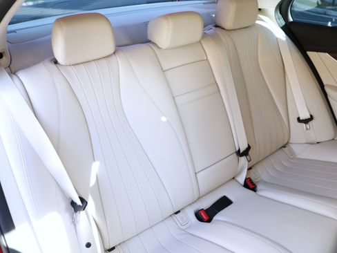 Used 2017 Mercedes-Benz E 300 image 5