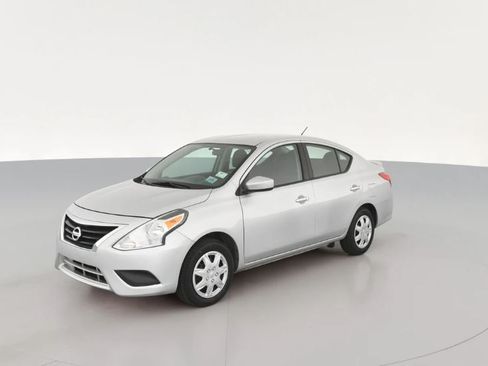 Used 2018 Nissan Versa SV image 1