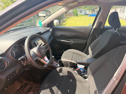 Used 2021 Nissan Kicks S FWD image 7
