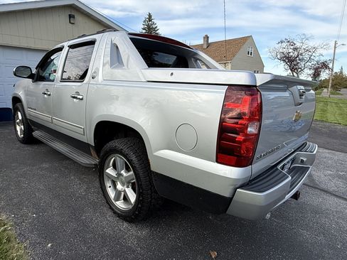 Used 2013 Chevrolet Avalanche LT w/ All-Star Edition AWD/4WD image 5