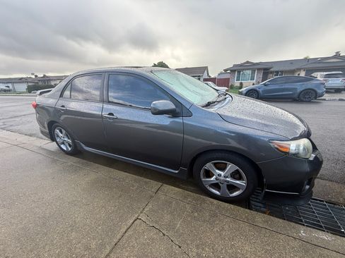 Used 2012 Toyota Corolla S FWD image 4