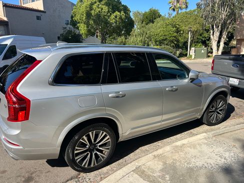 Used 2021 Volvo XC90 T5 Momentum w/ Climate Package AWD/4WD image 5