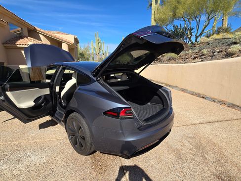 Used 2022 Tesla Model S Standard Range image 24