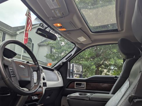 Used 2010 Ford F150 Lariat image 16