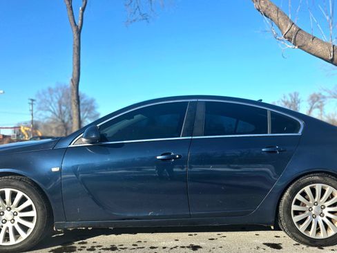 Used 2011 Buick Regal CXL image 2