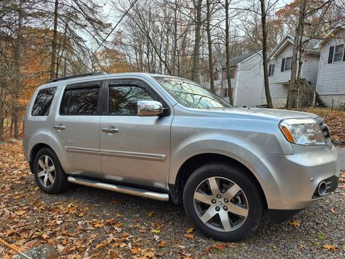Used 2013 Honda Pilot Touring image 1