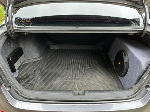 Used 2018 Honda Accord Sport image 13